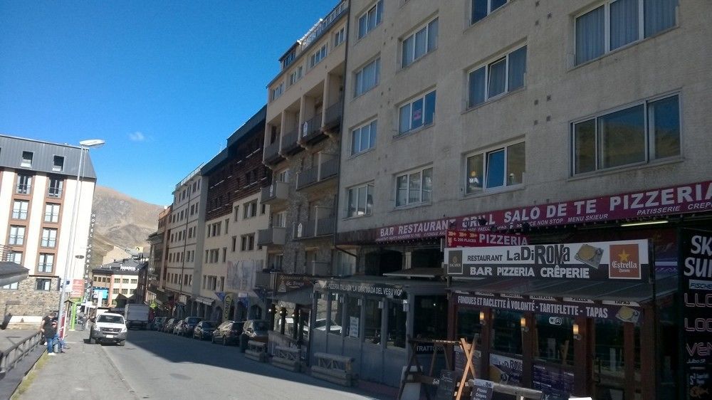 Apartamentos Pie De Pistas Mikka 3000 Pas De La Casa Luaran gambar